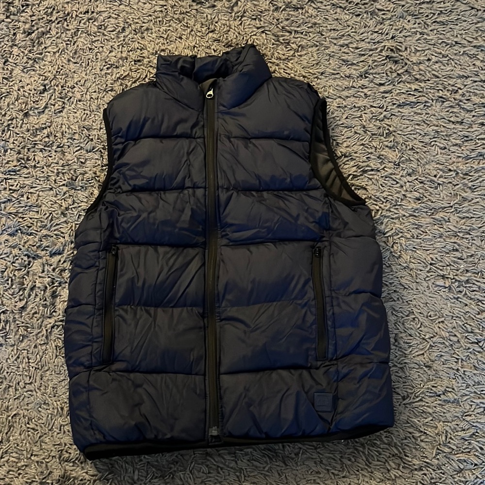 Gap puffer vest